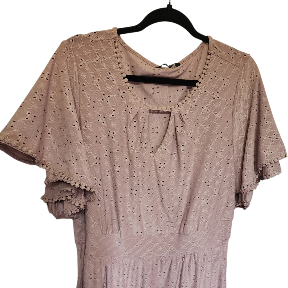 Bloomchic NWT sz 18-20 Eyelet keyhole flutter sleeve dress - Picture 2 of 4